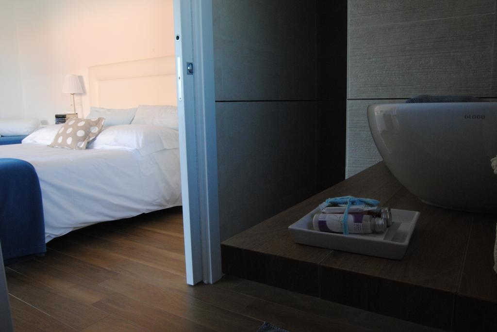 B&B La Gatta Sul Tetto Borgo san Donato  Kültér fotó